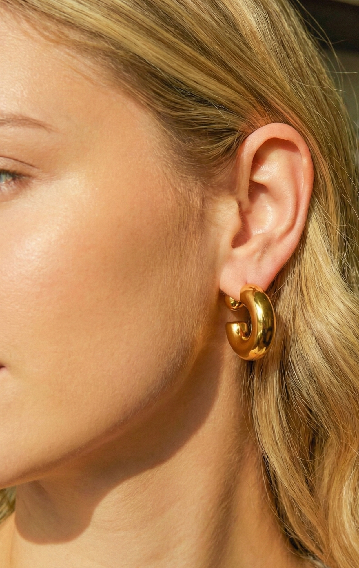 CC Curve Hoop Earrings