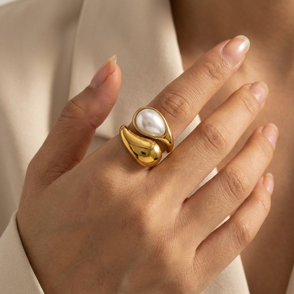 Eira Shell Ring