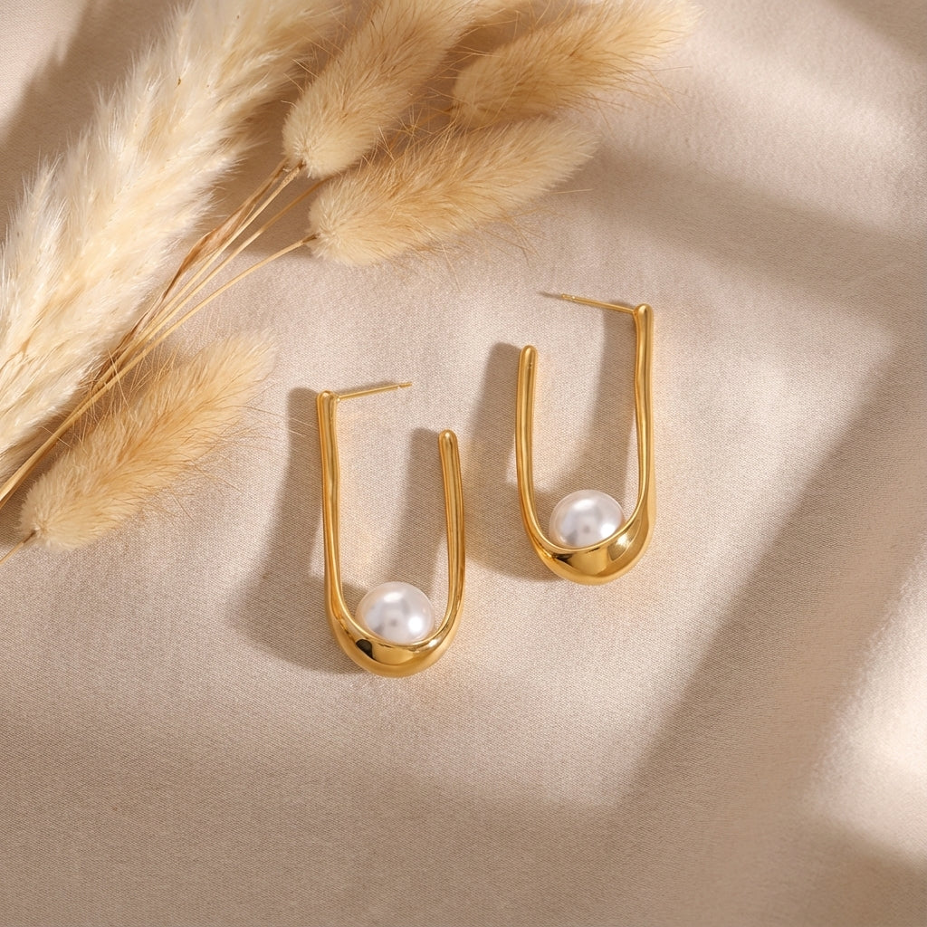 Pearl U-Drop Earring